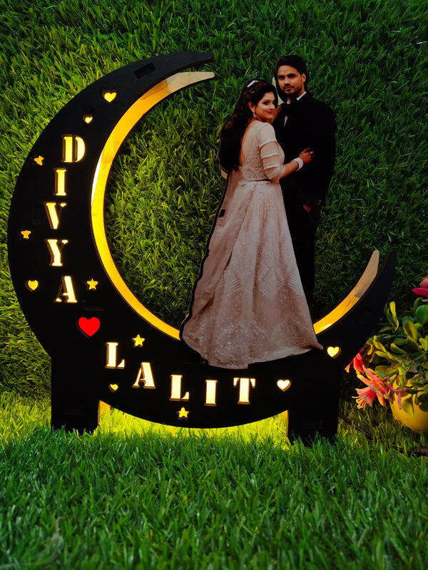🌙 Customized Couple Moon Lamp Frame 💖✨ Beautiful personalized LED moon lamp frame with your photo & name cut-out