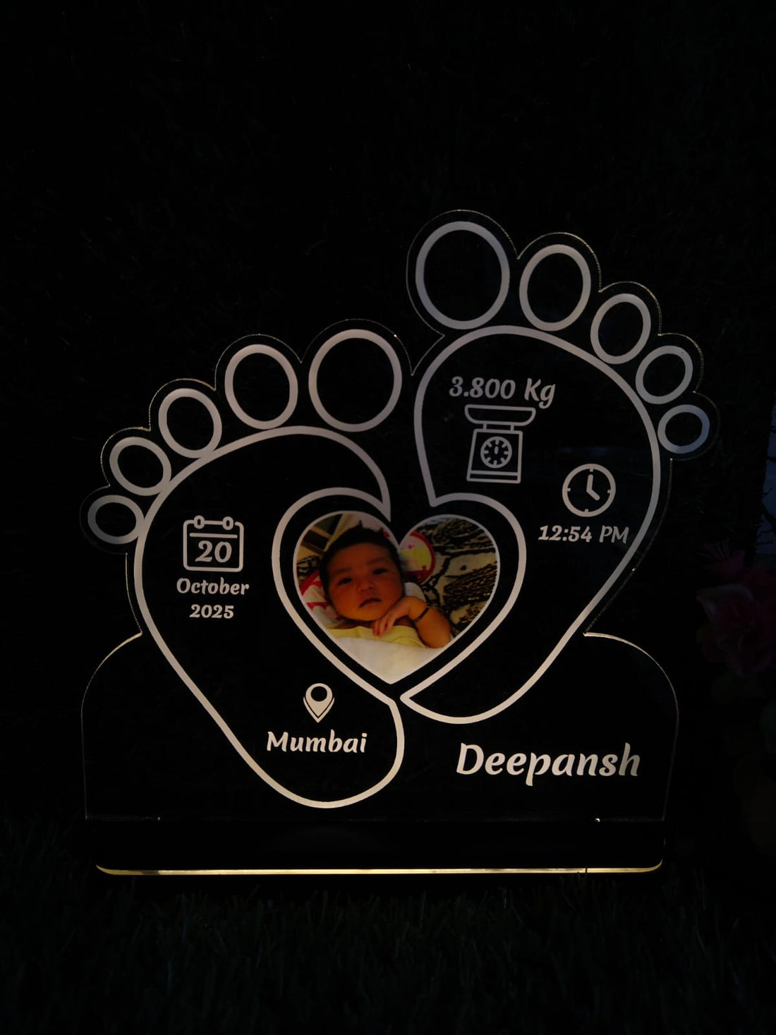 Personalized Acrylic Baby Frame with LED Wooden Base ✨ A premium gift to celebrate the birth of a newborn – fully customizable with photo, name, birth details & more!